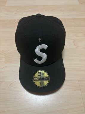 Supreme NEW ERA Fitted Hat Gold Cross S Logo Navy Unisex 59.6 cm 7 1/2 AUTHENTIC